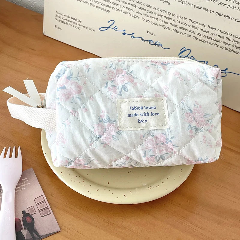 Vintage Flower Women Makeup Bag Portable Ladies Cosmetic Travel Storage Bags Handbags Large Capacity Quilted Cotton Tote Pouch